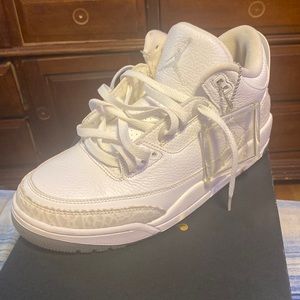 Selling Jordan Pure Money 3s only warn twice.